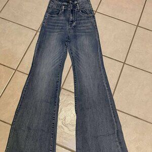 DENIM BY JEALOUS TOMATO SIZE SMALL 26' WAIST REGULAR WASH FLARE BOTTOMS‎